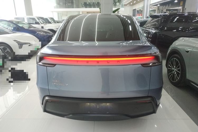 Used Tesla Model Y 2025 Rear-Wheel-Drive Version