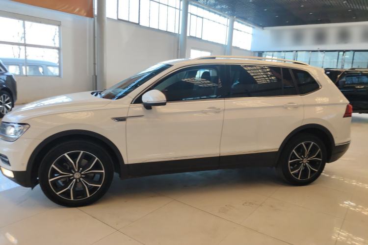Used Volkswagen Tiguan L 2019 Revised 330TSI Automatic Two-Wheel Drive Smart & Luxury Edition China VI Standard
