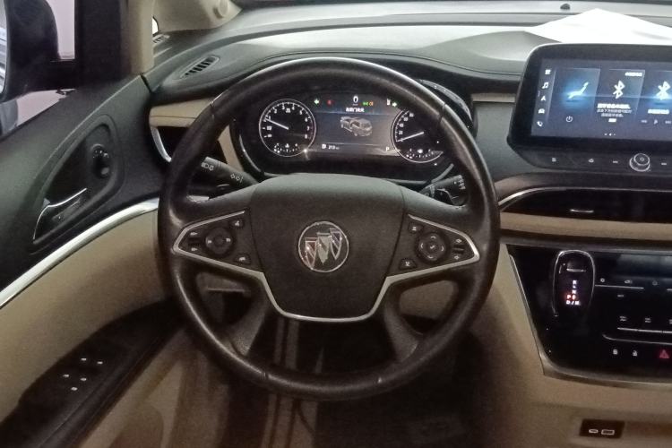 Used Buick GL8 2023 Facelifted Land Cruiser Executive Luxury Version
