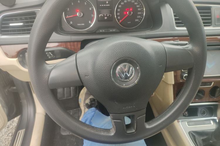 Used Volkswagen Lavida 2013 Restyled Classic 1.6L Manual Comfort Edition