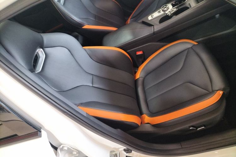 Used Changan UNI-V 2023 1.5T Prestige Model
