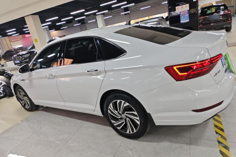 Used Volkswagen Sagitar 2022 200TSI DSG Flyover Edition
