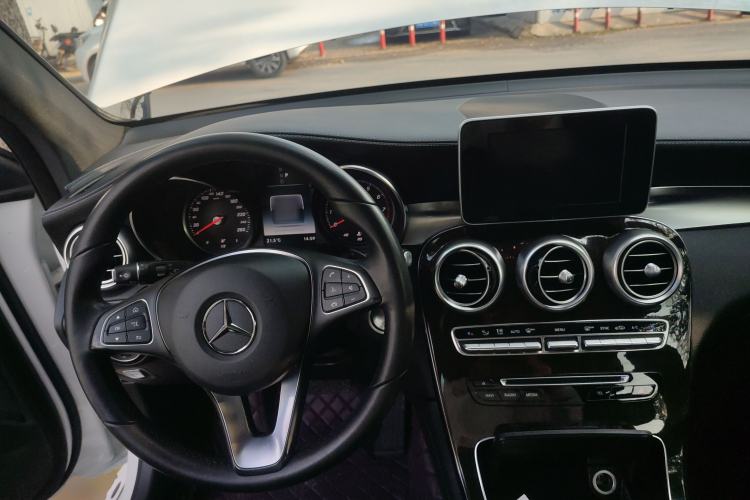 Used Mercedes-Benz GLC 2018 Facelift GLC 260 4MATIC Luxury Edition
