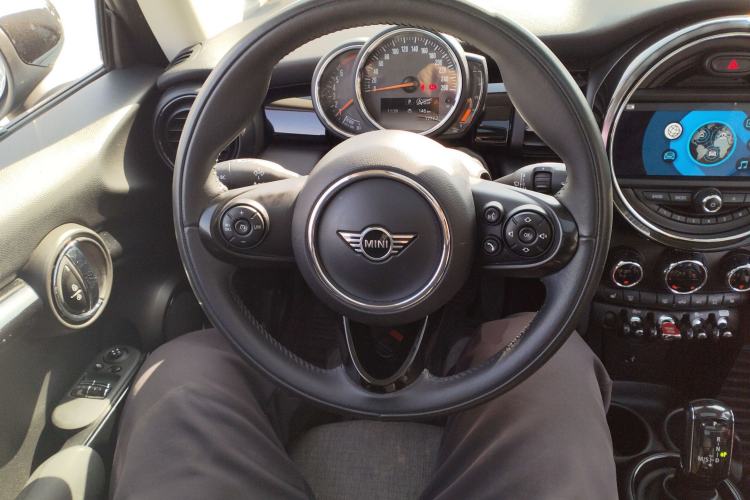 Used  MINI 2019 1.5T COOPER Classic Edition
