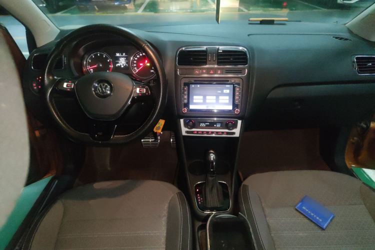 Used Volkswagen Polo 2016 1.6L Cross Polo Automatic
