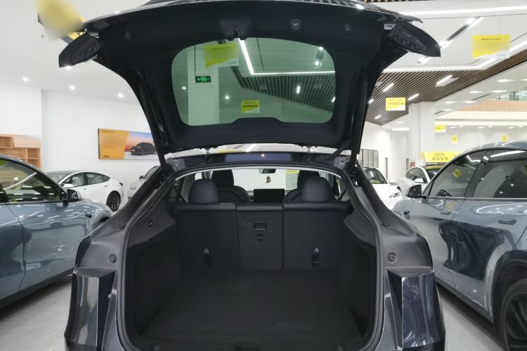 Used Tesla Model Y 2025 Rear-Wheel-Drive Version
