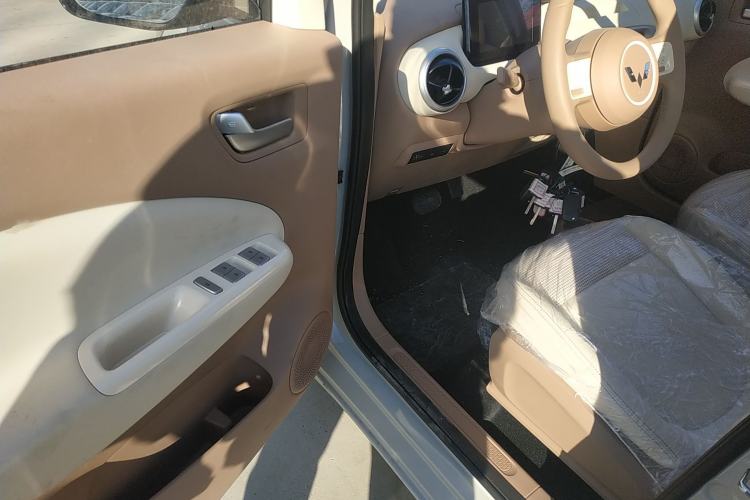 Used Wuling Hongguang MINIEV 2025 Four-Door Version Advanced Edition
