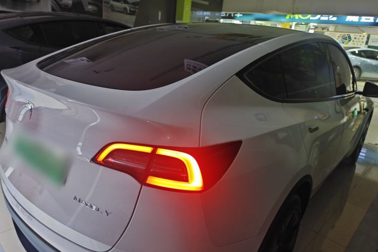 Used Tesla Model Y 2024 Long-Range All-Wheel-Drive Version
