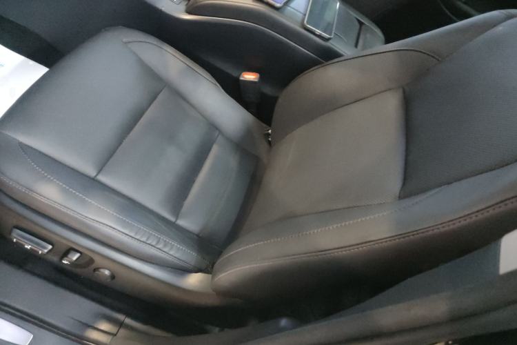 Used Toyota Highlander 2018 2.0T Four-Wheel Drive Luxury Edition 7 Seats China V Emission Standard
