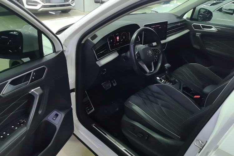 Used Volkswagen Tiguan L 2022 330TSI Automatic Two-Wheel Drive R-Line Enhanced Edition
