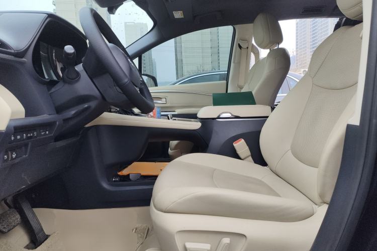 Used Toyota Granvia 2022 2.5L Hybrid Prestige Edition