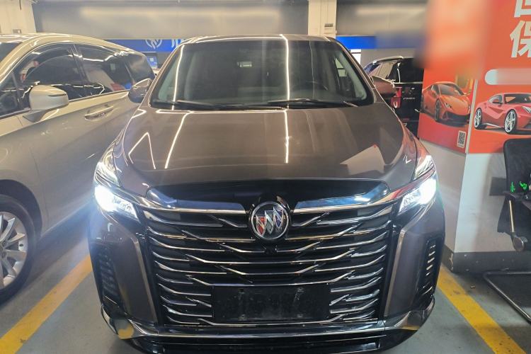 Used Buick GL8 2023 Land Executive Class 652T Luxury Model
