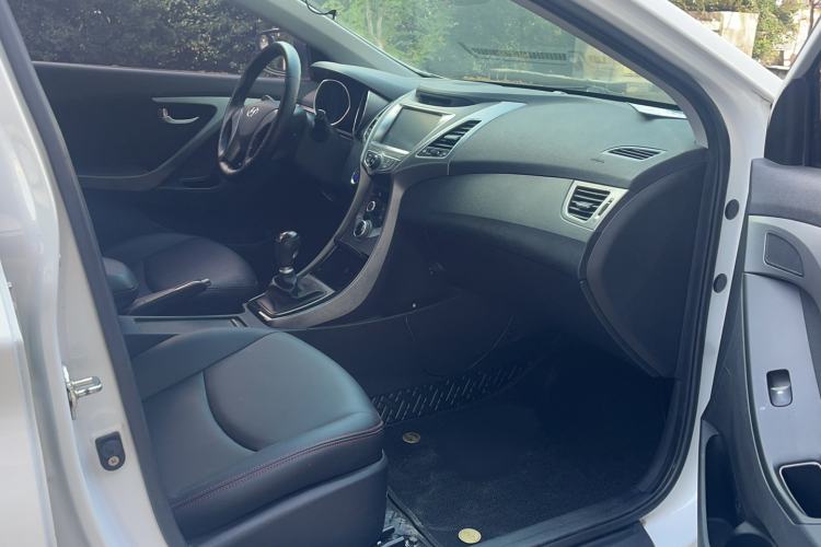 Used Hyundai Elantra 2016 1.6L Manual Prestige Edition
