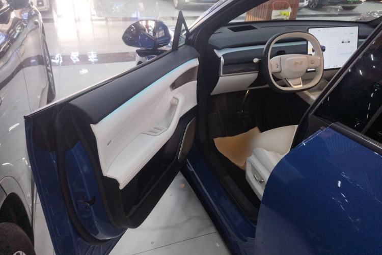 Used ONVO L60 2024 60 kWh Rear-Drive Version