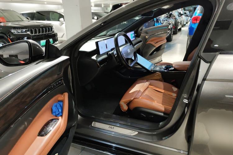 Used  L7 2022 Dynamic Model
