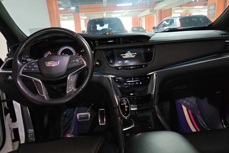 Used Cadillac XT5 2018 28E Four-Wheel Drive Tech Version