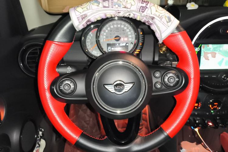 Used  MINI 2016 1.5T COOPER Pioneer Edition Five-Door Model