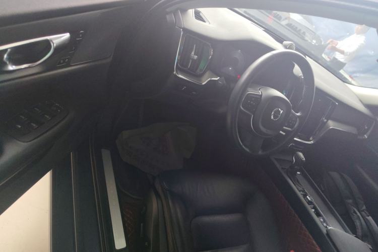 Used Volvo S60 2020 T4 Zhiyi Luxury Edition