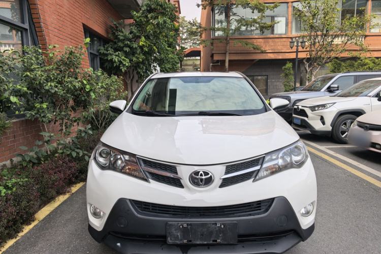 Used Toyota RAV4 2013 2.0L CVT Four-Wheel Drive Fashion Edition