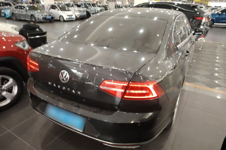 Used Volkswagen Magotan 2018 Facelift 330TSI DSG Luxury Model
