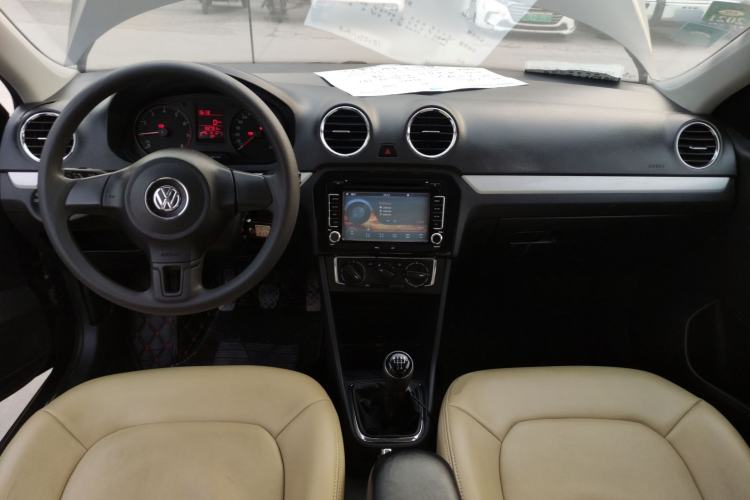 Used Volkswagen Jetta 2015 Zhihui Edition 1.4L Manual Comfort Model
