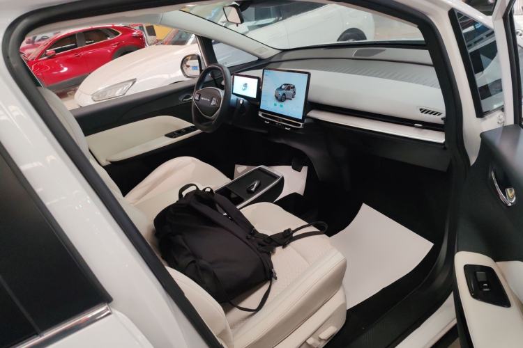 Used Venucia VX6 2023 520 Max