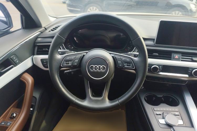 Used Audi A4L 2018 30th Anniversary Edition 40 TFSI Fashion Model
