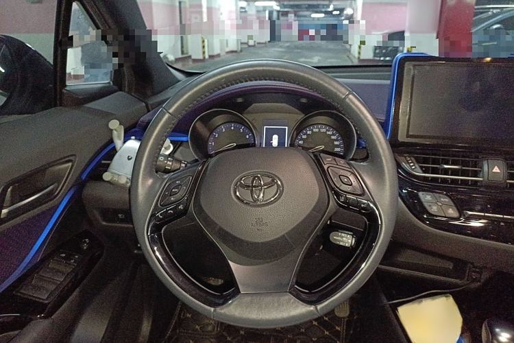 Used Toyota C-HR 2018 2.0L Luxury Sunroof Version China VI Standard
