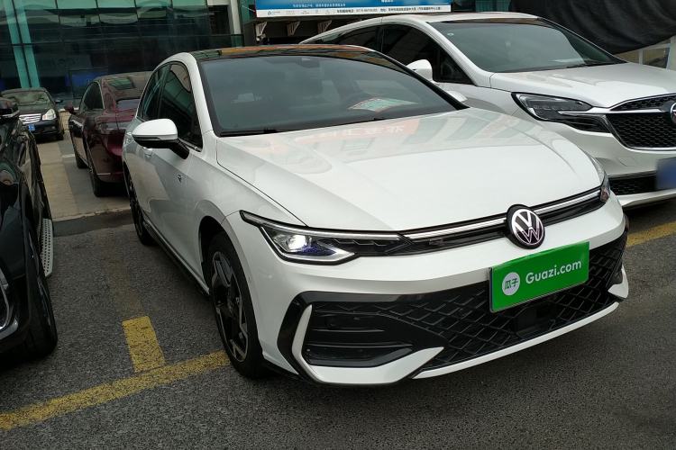 Used Volkswagen Golf 2025 Facelift 300TSI R-Line
