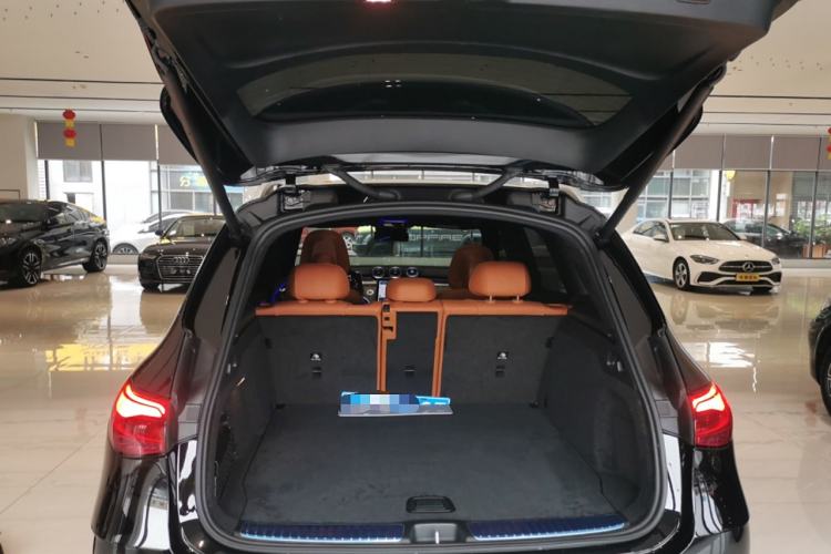 Used Mercedes-Benz GLC 2024 GLC 300 L 4MATIC Dynamic Edition 5-seater
