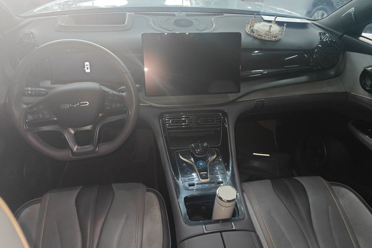 Used BYD Frigate 07 2023 DM-p 175 km Four-Wheel Drive Flagship Model
