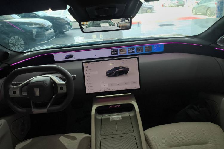 Used  12 2024 700 Three-Laser Rear-Wheel Drive Luxury Edition
