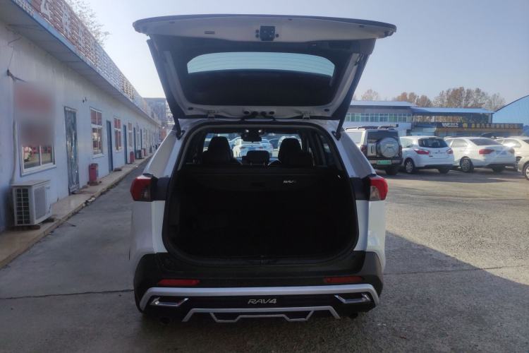 Used Toyota RAV4 2024 2.0L CVT Two-Wheel Drive Urban Edition
