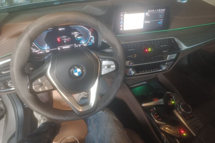 Used BMW 5 Series New Energy 2020 530Le Luxury Package
