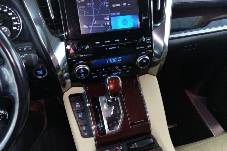 Used Toyota Alphard 2018 3.5L Luxury Edition
