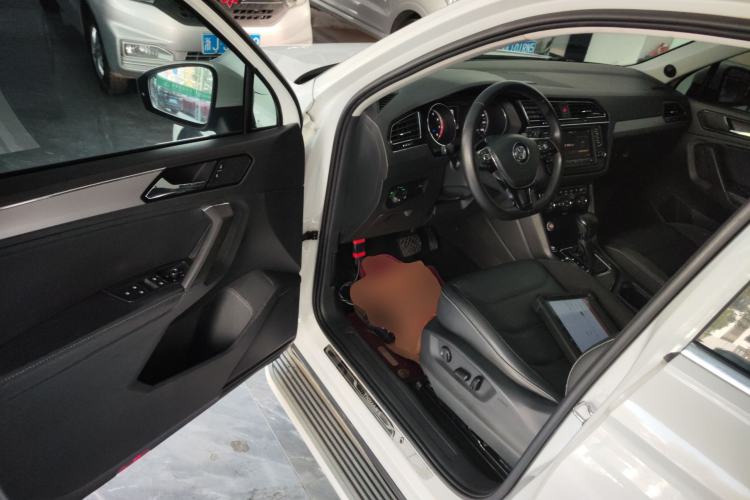 Used Volkswagen Tiguan L 2017 330TSI Automatic Two-Wheel Drive Luxury Edition
