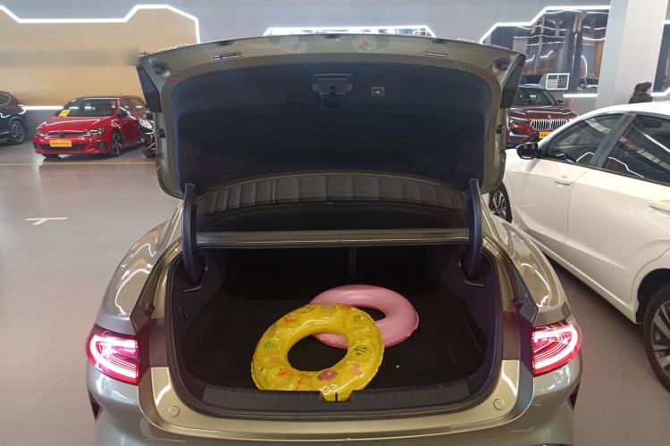 Used  SU7 2024 Four-Wheel Drive Ultra-Long Range Advanced Intelligent Driving Max Edition
