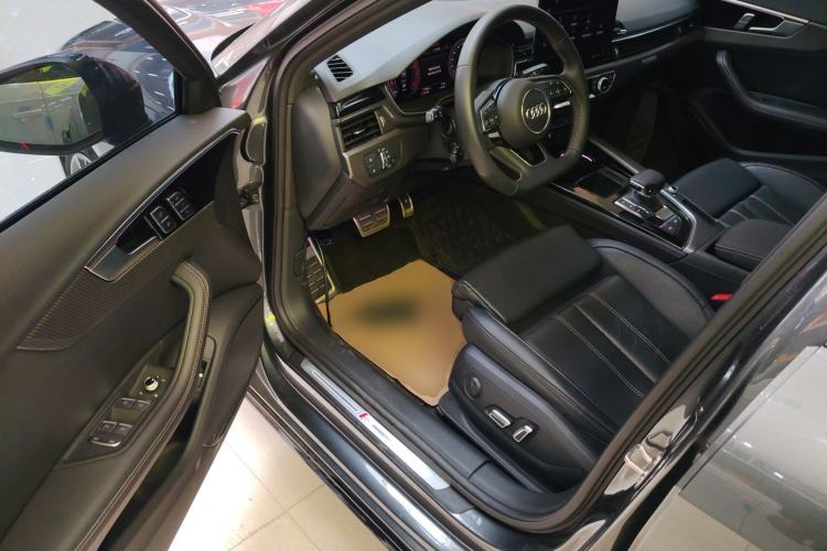 Used Audi A4L 2024 40 TFSI quattro RS Performance Package
