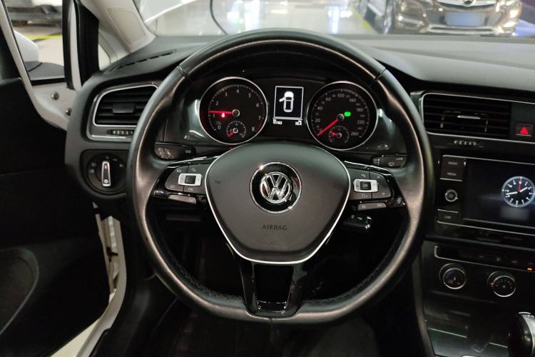 Used Volkswagen Golf 2018 230TSI Automatic Comfort Model
