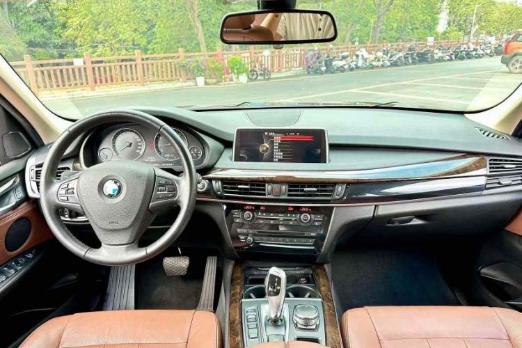 Used BMW X5 2015 xDrive28i
