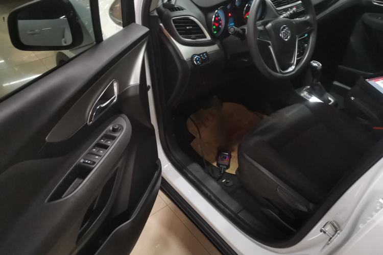 Used Buick Encore 2015 1.4T Automatic Two-Wheel Drive Urban Elite Version
