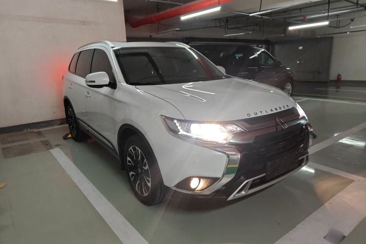 Used Mitsubishi Outlander 2019 2.0L Two-Wheel Drive Comfort Edition 5 Seats China V Standard