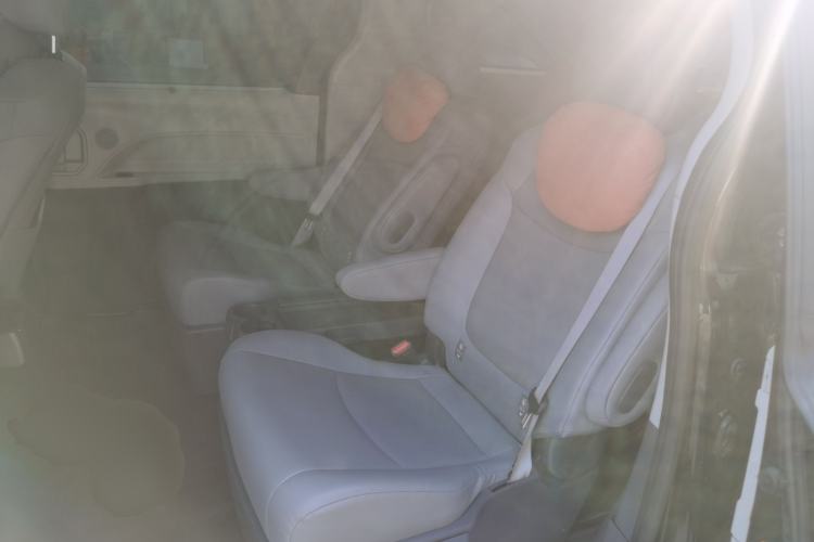 Used Toyota Granvia 2023 2.5L Hybrid Comfort Edition
