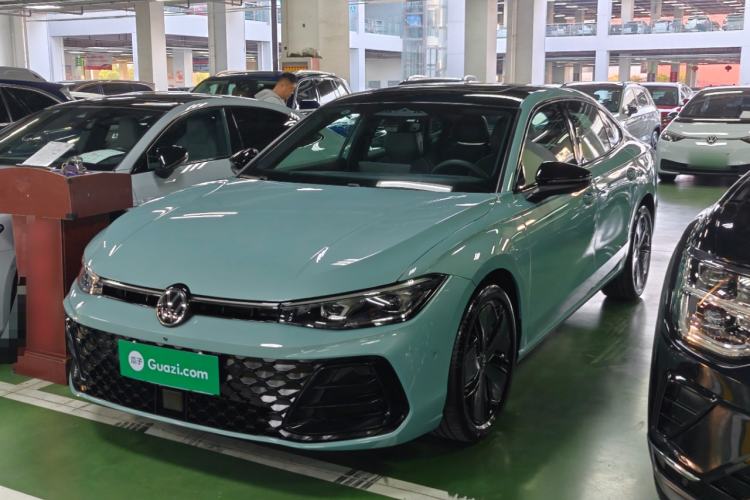 Used Volkswagen Passat 2025 Pro 380TSI Starry Dragon Luxury Edition
