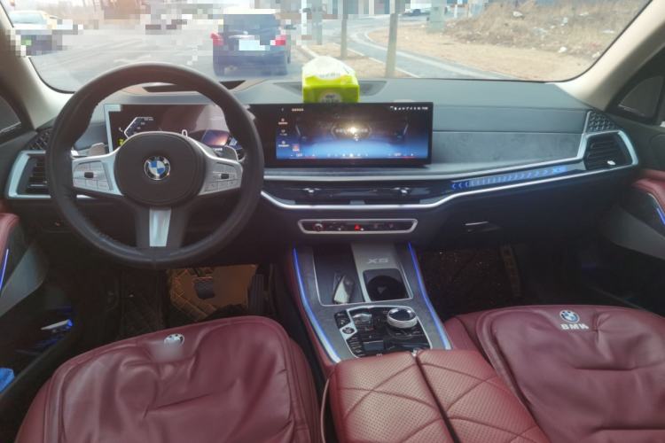 Used BMW X5 2023 xDrive 30Li Luxury M Sport Package
