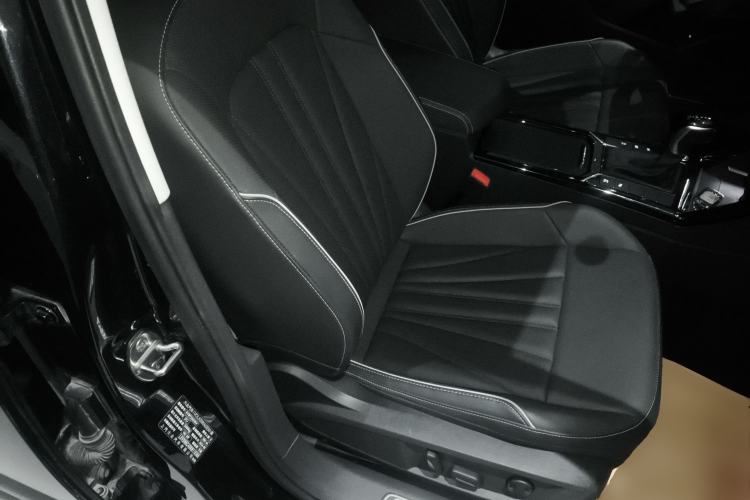 Used Volkswagen Passat 2024 380TSI Dragon Glory Edition
