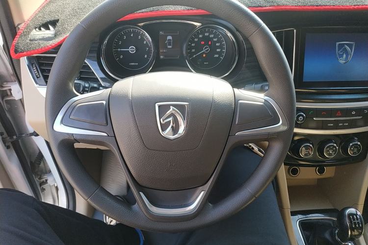 Used Baojun 730 2016 1.5L Manual Comfort Version 7 Seats China V Emission Standard