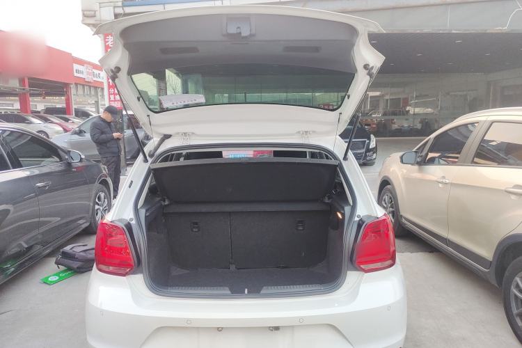 Used Volkswagen Polo 2016 1.6L Automatic Comfort Model