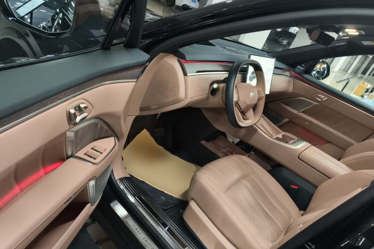 Used ONVO Luxeed L90 2025 Model—Max Six-Seater Version