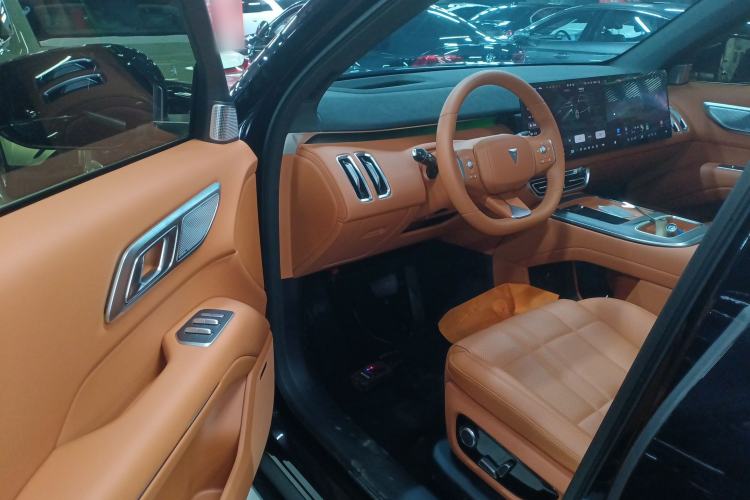 Used  S09 2025 Rear-Drive Ultra
